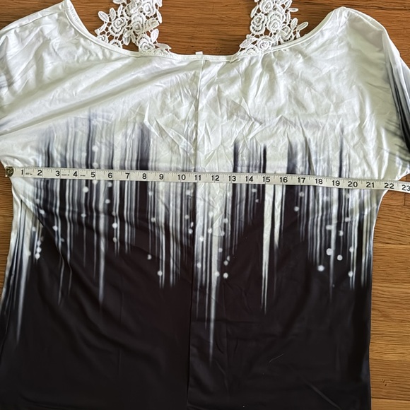 Summer Top with Lace Shoulders - XL - Picture 6 of 8
